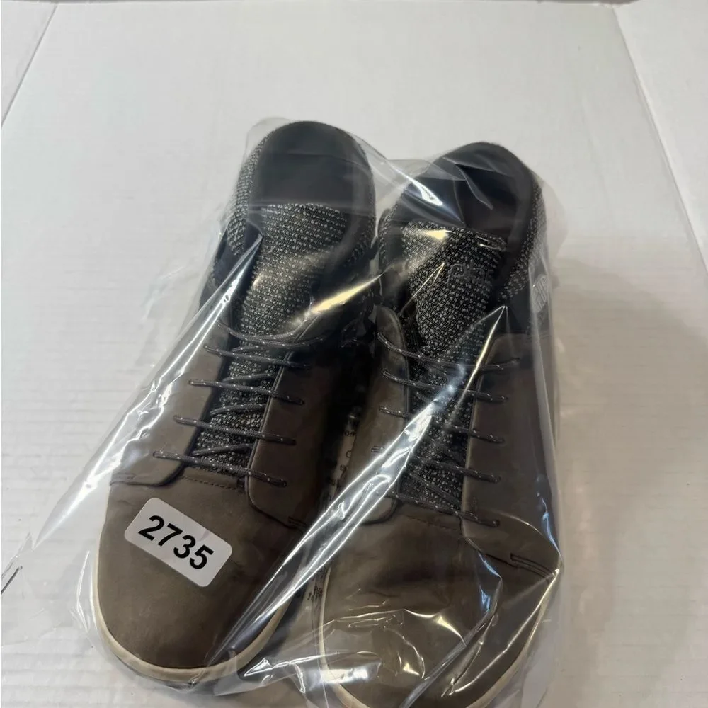 Women’s Plae Waterproof Boot  size 8.5